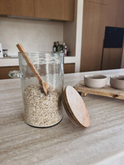 Voorraadpot met houten lepel